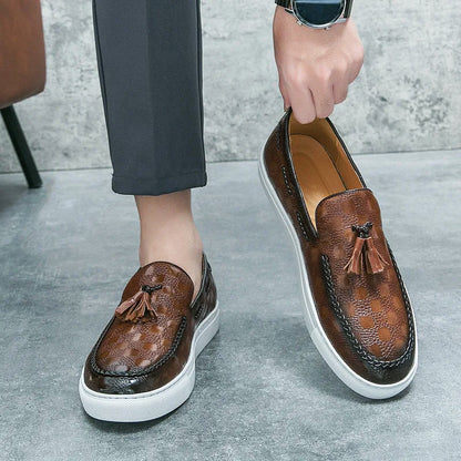 https://cdn.shopify.com/s/files/1/0679/5745/7155/files/Casual-Comfortable-Shoes-Leather-Man-Fashion-Men-s-Retro-British-Style-Loafers-Slip-on-Outdoor-Flats_jpg.jpg?v=1715469267